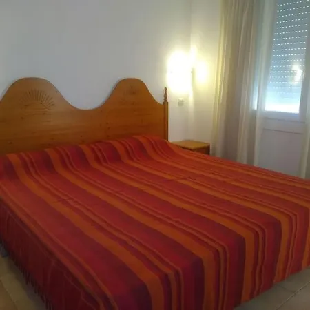 Apparemment T3 De 6 Places En Bord De Empuriabrava