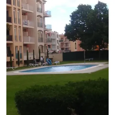 Apparemment T3 De 6 Places En Bord De Empuriabrava