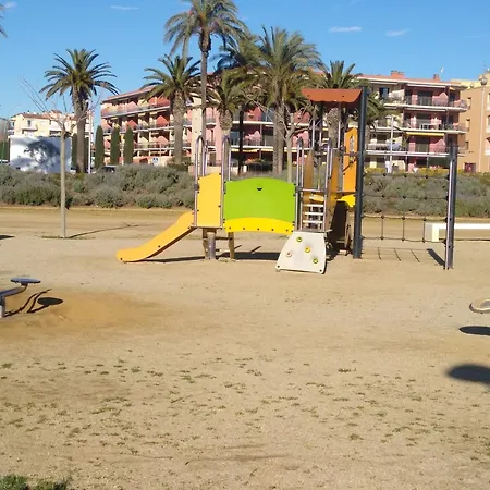 Apparemment T3 De 6 Places En Bord De Apartment Empuriabrava